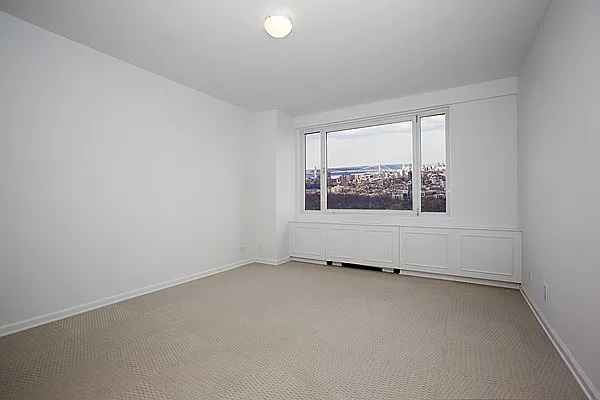 Sold by Adriana Arciello, LREB | media 25