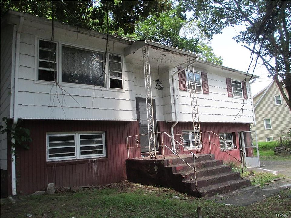 1st image of 14 Suffern Ln
