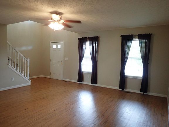 3rd image of 4927 Glen Springs Dr