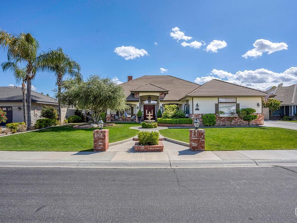 2nd image of 14621 Redwood Springs Dr