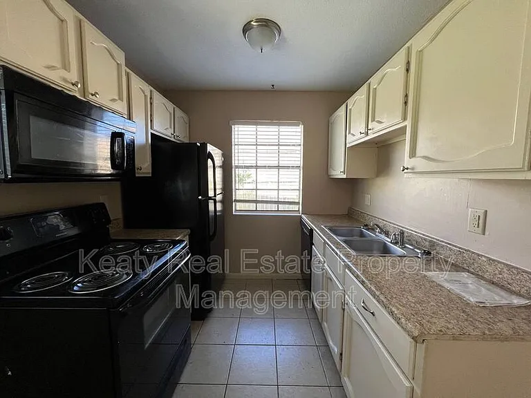 418 Failla Rd #4 — Photo 6