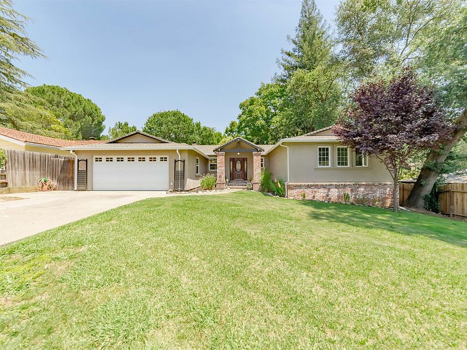 2nd image of 3324 Deodar St