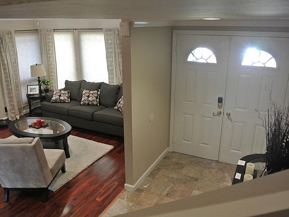 4th image of 214 Wyandotte Dr