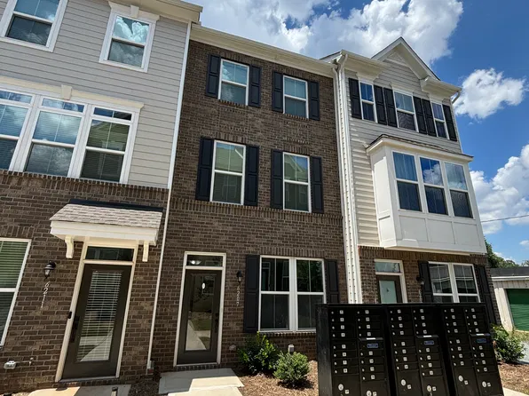 6207 Cleburne Ct, Charlotte, NC 28217