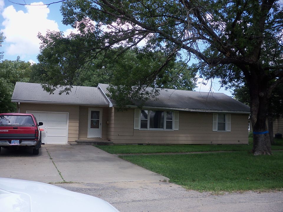 1st image of 272 Ellinwood St