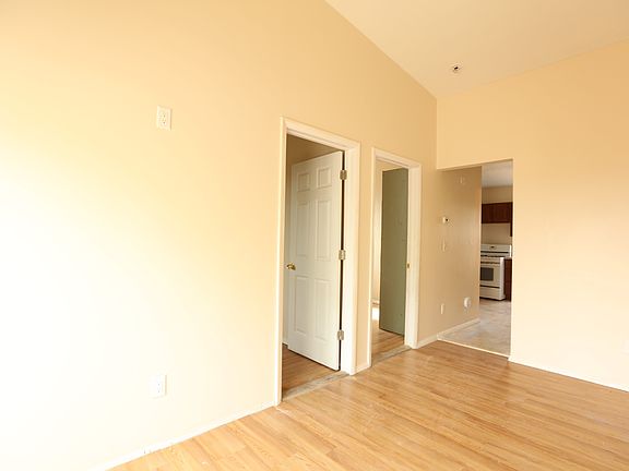 4th image of 202 Roman Ave