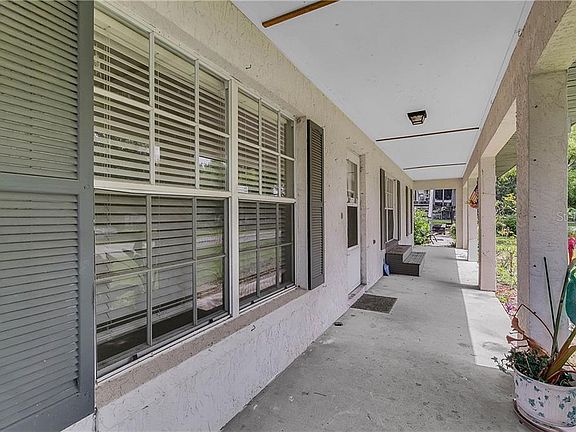 3rd image of 1621 Charity St