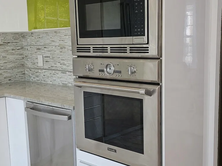 10 Russell Ct — Photo 11