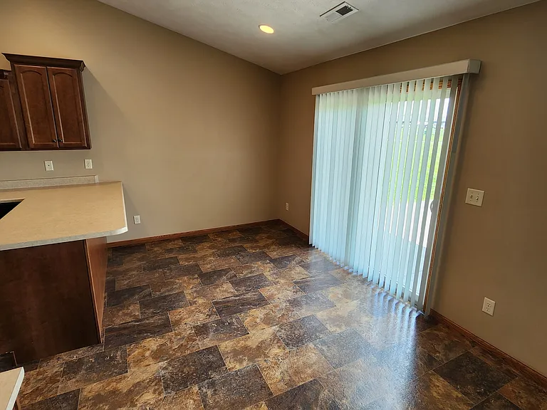 3748 Norseman Ave — Photo 4