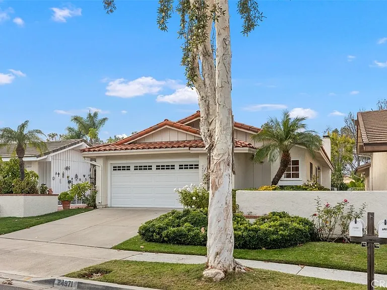 24971 Sunset Pl E — Photo 3