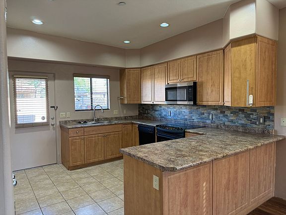 3rd image of 1455 W Kilburn St Unit 1103