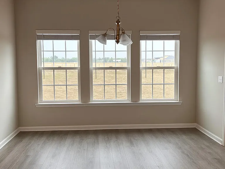 289 Deerfield Dr NE — Photo 3