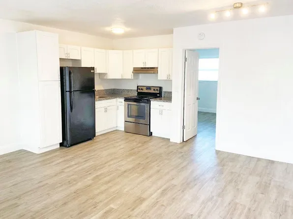 240 SW 8th St APT 10, Pompano Beach, FL 33060