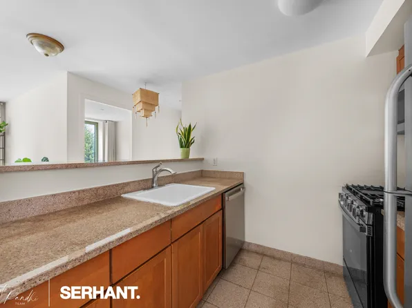 2132 2nd Avenue image 6 of 20