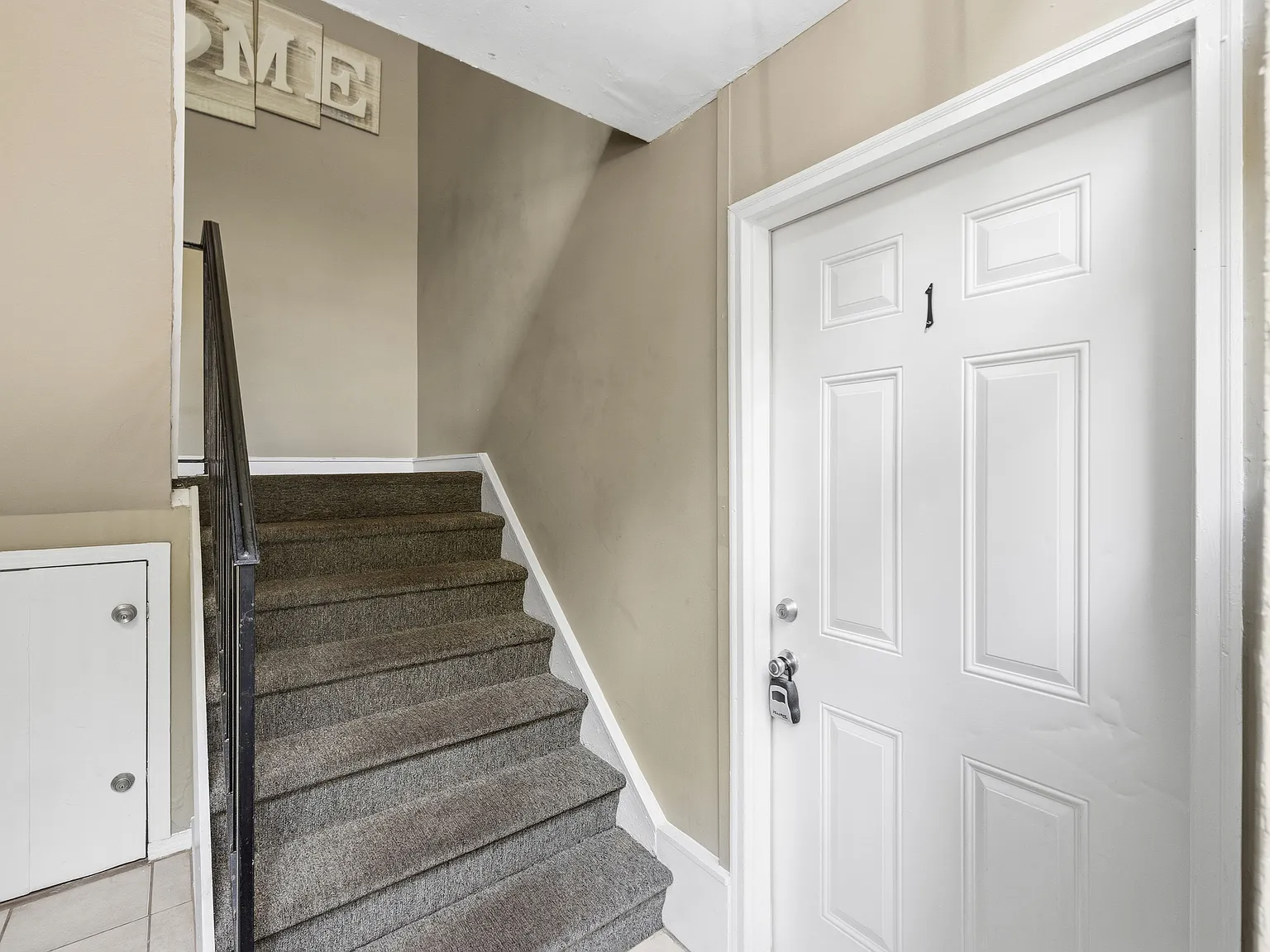 2 bed, 999 sqft, $999 — Photo 2