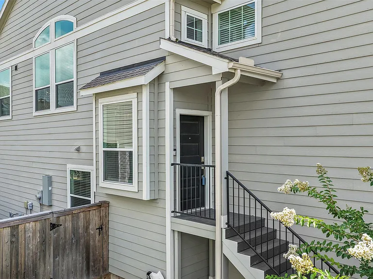 21130 Medina River Dr — Photo 4