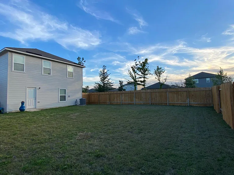 101 Maywood Ln — Photo 15