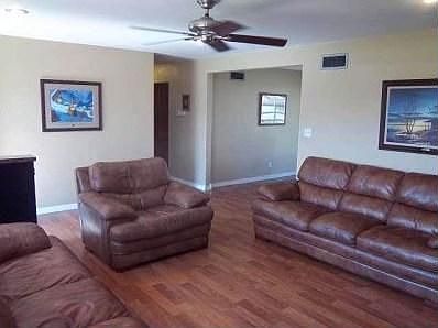 4th image of 202 S Buffalo Bill Ave