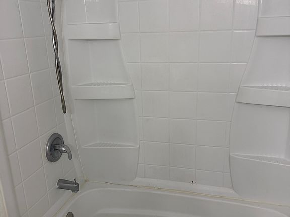 3rd image of 3520 1st Ave APT 6