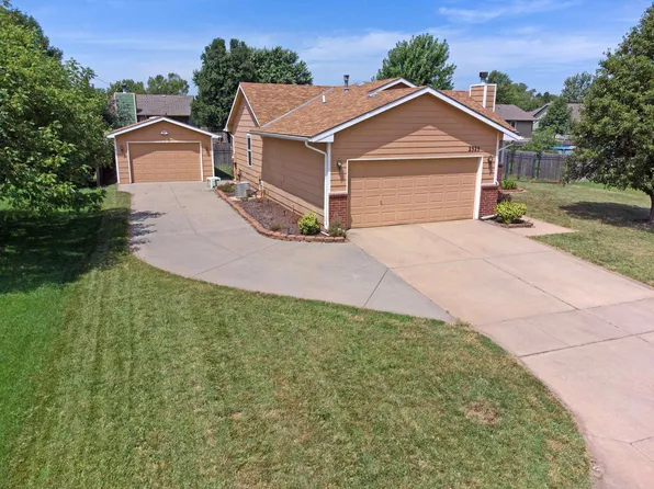 2325 S Leecrest St, Wichita, KS 67209