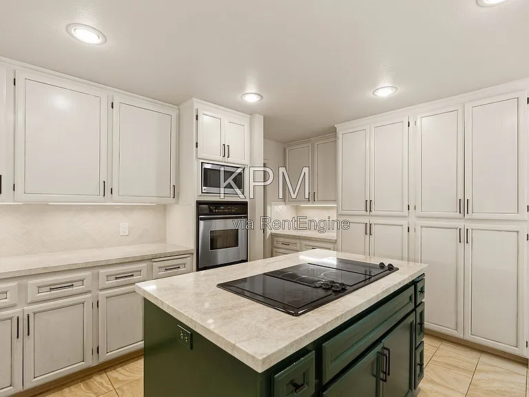 3342 Cove Cir — Photo 34