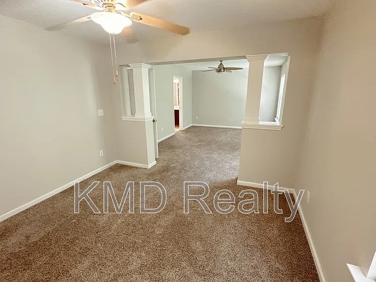 7629 Abigail Glen Dr — Photo 13