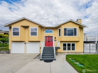 210 25th St NE, East Wenatchee, WA 98802