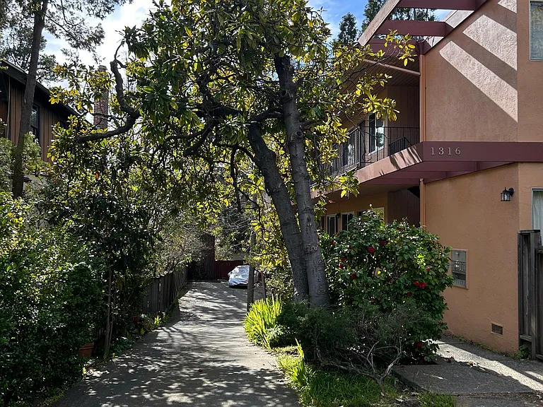1316 Bonita Ave #5 — Photo 8