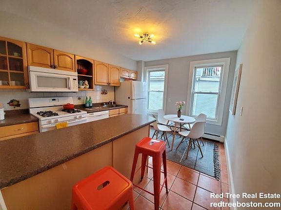 4th image of 25 Kensington Ave #2S
