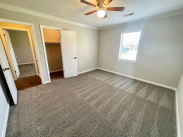 25647 Fairmount Dr — Photo 11