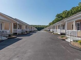 1 Grove St, Moodus, CT 06469