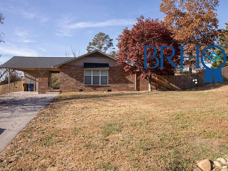 501 Idlewood Ln — Photo 2