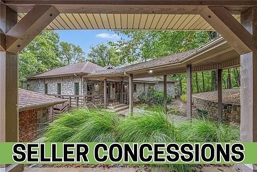 1st image of 10 Spring Valley Dr