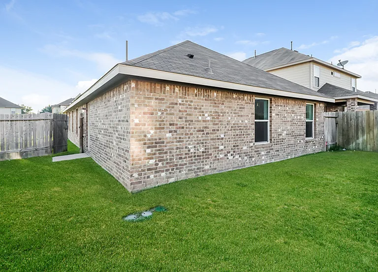 3202 Primrose Dr — Photo 5