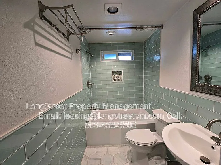 2711 Newton St — Photo 13