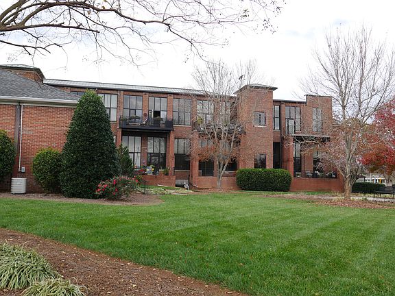 2nd image of 591 E Catawba St