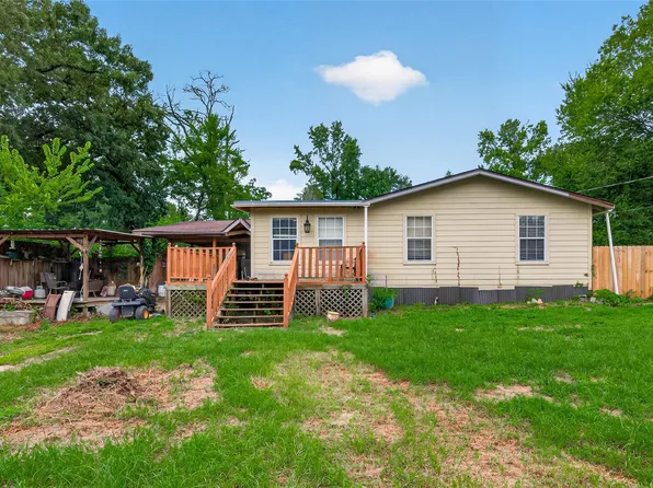 141 Town & Country Ln, Huntsville, TX 77320