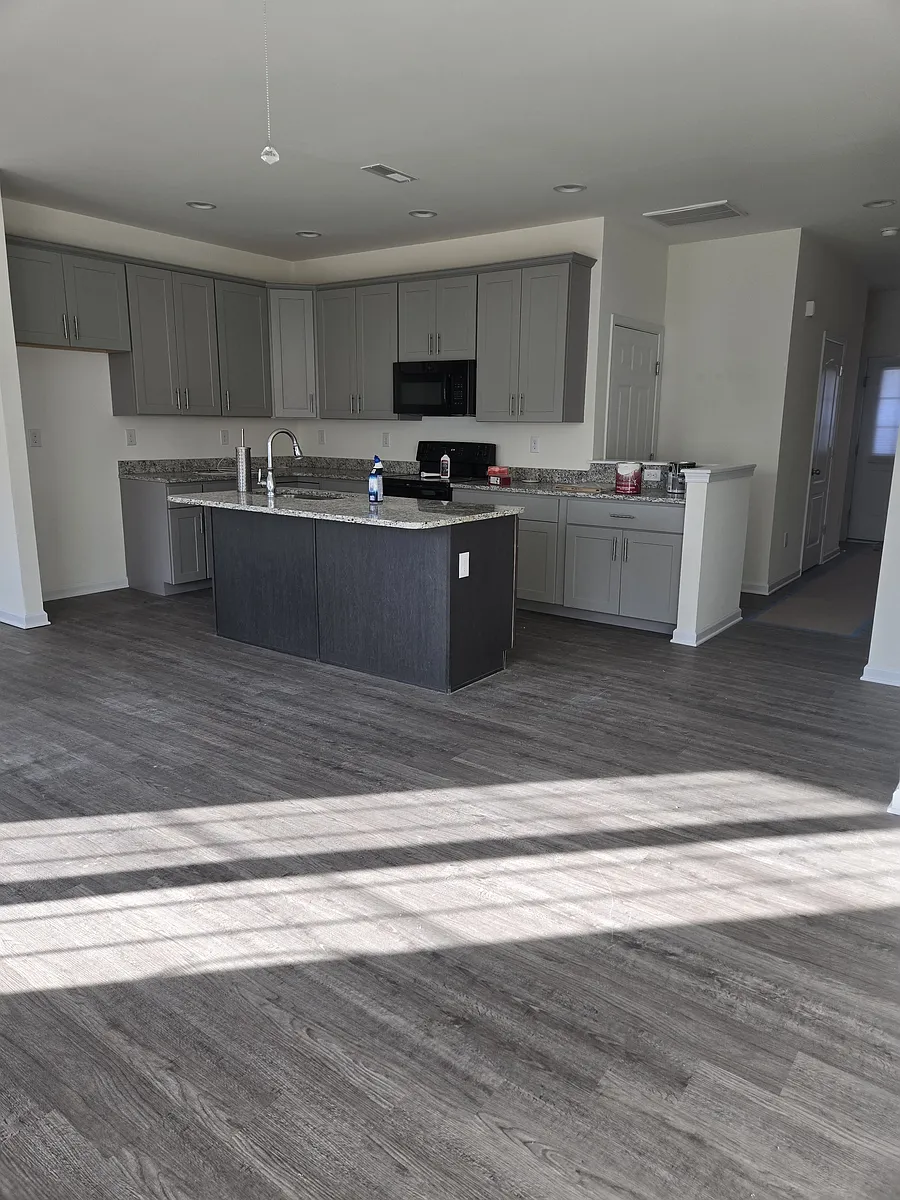 Building Photo - 213 Tea Party Trl