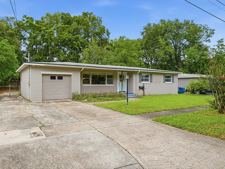 3764 Culp Dr — Photo 2