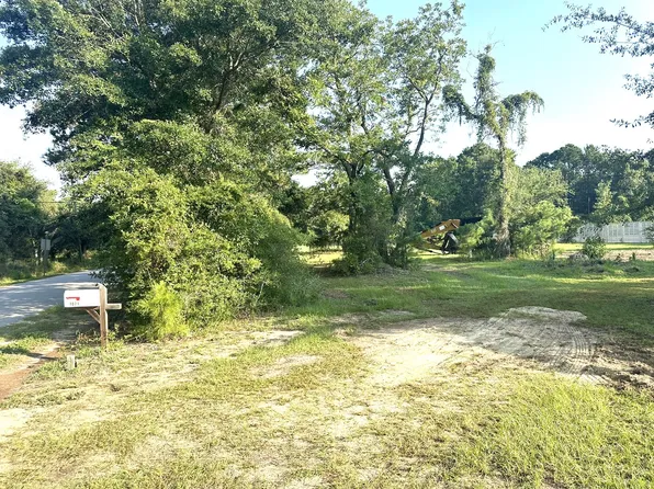 1076 Bee Hive Rd, Mount Pleasant, SC 29429