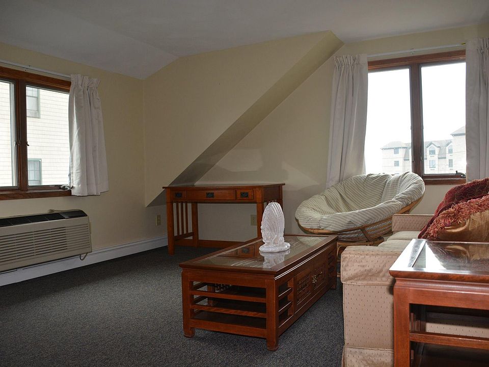 1st image of 34 Aquidneck Ave #3