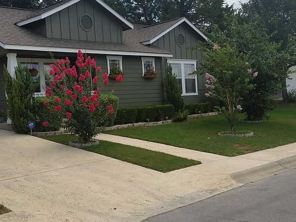 2nd image of 108 Jasper Ln
