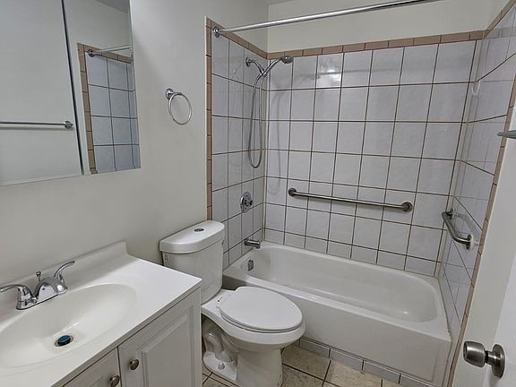 3rd image of 9105 Lincoln Ct Floor 1