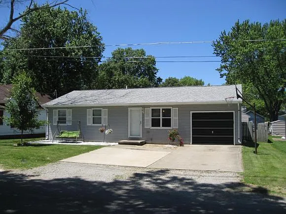 1308 Davis St photo 1