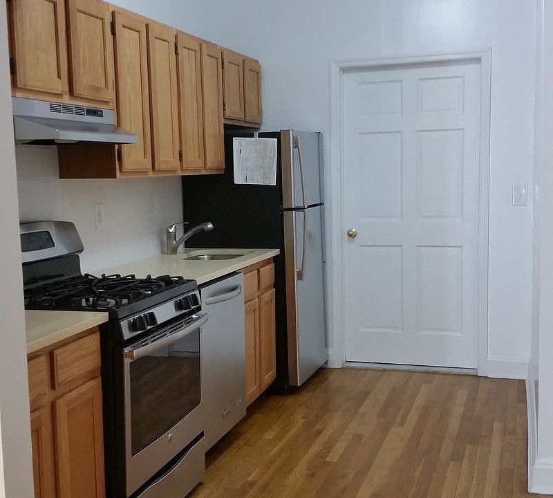 2nd image of 77 Eastern Pkwy APT 1B