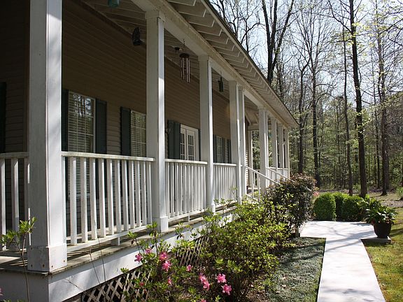 3rd image of 201 Southgate Dr