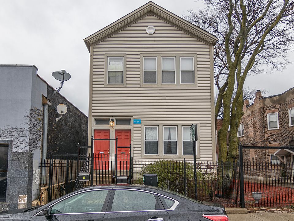 1st image of 2281 N Clybourn Ave