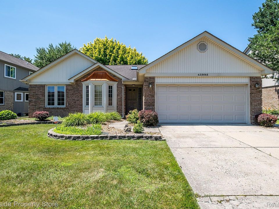 1st image of 43995 Cadburry Dr
