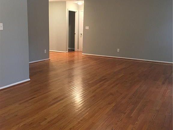 3rd image of 3225 Ennfield Ln