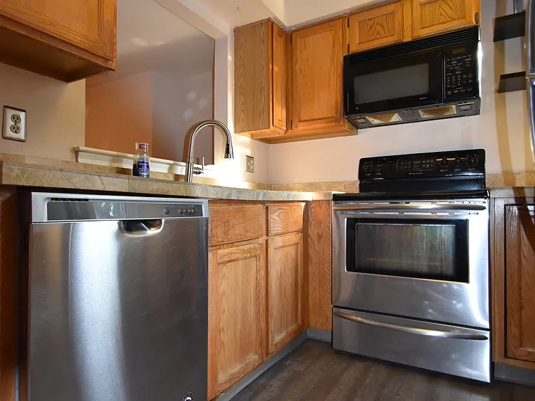 238 S 11th St #3 — Photo 7